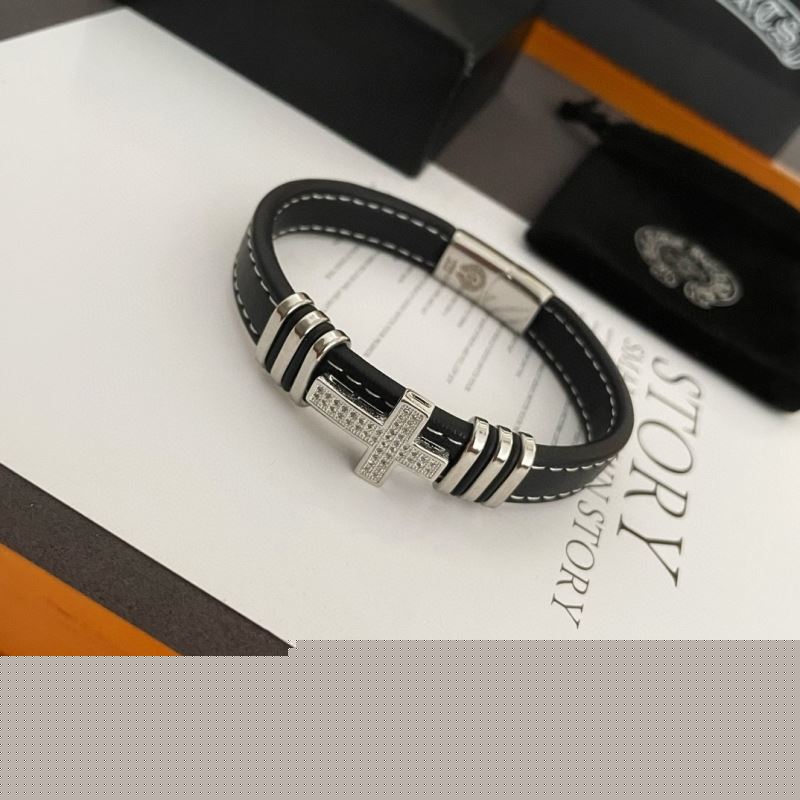 Ch**me He**ts bracelets
